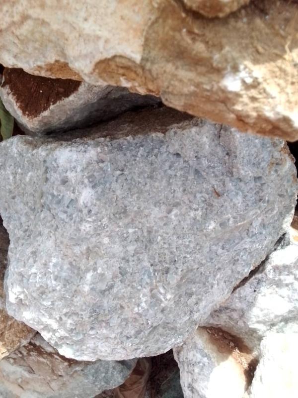  Lithium - pierre roche offre de lithium disponible nous disposons actuellement d’un stock de lithium d’une quantit&eacute; de 300 tonnes propos&eacute; au prix de 15 millions par tonne. caract&eacute;ristiques principales  quantit&eacute; totale 300 tonnes prix unitaire 15 000 000 / tonne dispon