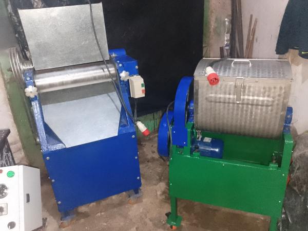  Machine Savonnette - matériels machines je me en vente une machine fabrique tout type de savon m&eacute;nage toilette douche hammams capacit&eacute; de production 1ton par jour 