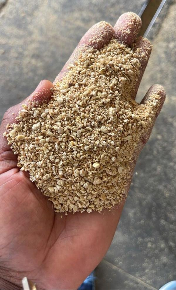  Tourteau De Soja (importé) - aliments pour animaux en cette p&eacute;riode s&egrave;che notre soci&eacute;t&eacute; agro alimentaire bas&eacute;e en c&ocirc;te d’ivoire et plus pr&eacute;cis&eacute;ment &agrave; korhogo vous propose des aliments pour la consommation de votre b&eacute;tail et autres animaux. nous avons entre autre de la bonne qualit