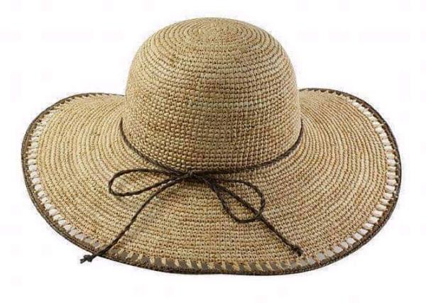  Chapeau En Crochet Capeline - matiere vegetale ce chapeau en crochet d'exception est une pi&egrave;ce ma&icirc;tresse de notre collection artisanale. enti&egrave;rement crochet&eacute; &agrave; la main &agrave; madagascar il se distingue par son design rayure audacieux et sa structure architecturale. la souplesse naturelle de la fibre de raphia