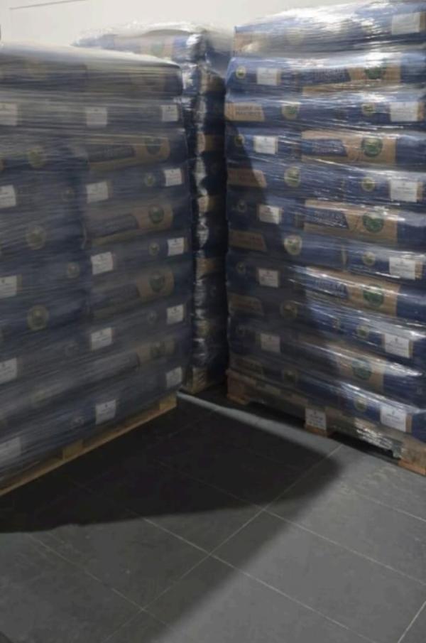  Amidon De Manioc Brésilien Stock Immédiat - féculents 70 tonnes disponibles d'amidon de manioc / amidon de tapioca poudre sucr&eacute;e qualit&eacute; alimentaire pour les industries de la boulangerie de la viande et des plats pr&eacute;par&eacute;s conditionnement sacs en papier multicouches avec doublure en poly&eacute;thyl&egrave;ne poids net