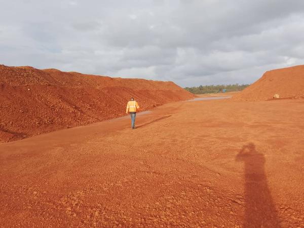  Bauxite D'origine Guinéenne - mine terrain concession nous une nouvelle entreprise de vente de bauxite. notre entreprise est prete &agrave; faire de bons contrat avec des acheteurs capable. nous vendons &eacute;galement l'une des meilleurs qualit&eacute;s de bauxite avec des teneures minimum de 44% d'alumine et maximum 46 5% et + avec une capacit&