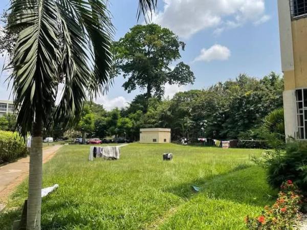  Terrain Vendre Abidjan Riviera Golf - mine terrain concession terrain &agrave; vendre avec une b&acirc;ti de 6 pieces dessus cocody riviera golf beverly hills abidjan d&eacute;tail info localisation cocody riviera golf beverly hills abidjan superficie 2914 m² titre foncier acd (arret&eacute; de concession d&eacute;finitive) points forts du bien 