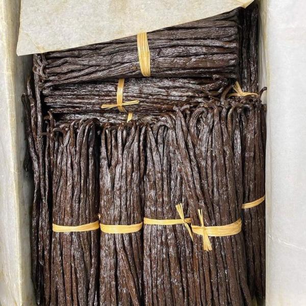  Vanille Bourbon De Madagascar. - épices aromates qualit&eacute; premium vous propose une vanille bourbon de madagascar de haute qualit&eacute; soigneusement s&eacute;lectionn&eacute;e et pr&eacute;par&eacute;e selon les m&eacute;thodes traditionnelles malgaches. originaire de la r&eacute;gion sava mondialement reconnue pour la qualit&eacute; ex