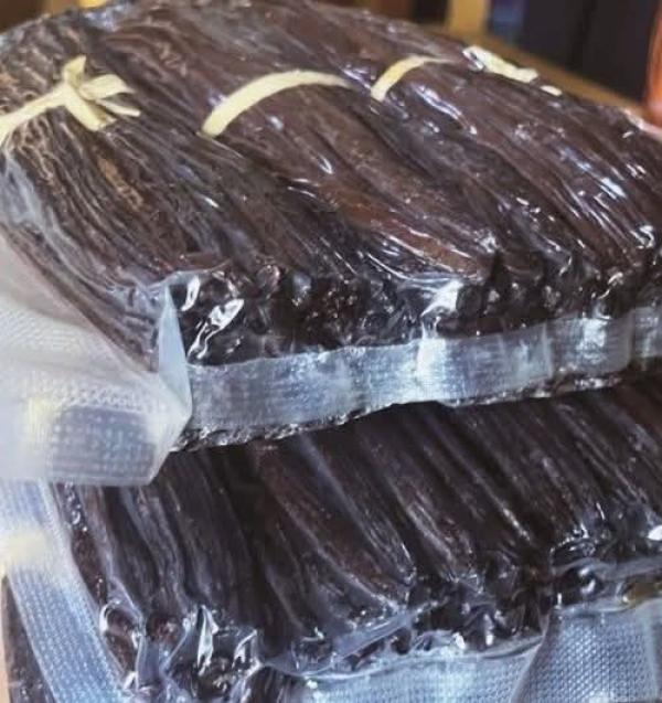  Vanille Bourbon De Madagascar - épices aromates vous cherchez les meilleures qualit&eacute;s de vanille bourbon de madagascar +14cm tk noir. nous vous proposons les vanilles &agrave; un prix imbattable de 40euro/kg cip. avec une liste livraison rapide arriv&eacute;e &agrave; votre aeroport. d&eacute;lai de livraison 5 10jours. quantit&eacute;