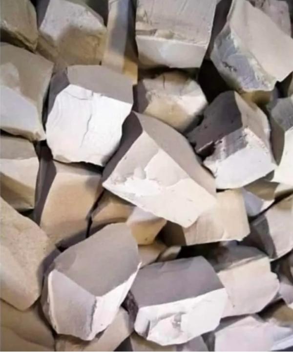  Kalaba Argile - Industrie exploitation nous disposons d'une grande quantit&eacute; de kalaba blancs argile que nous aimerions esp&eacute;dier partout &agrave; travers le monde.