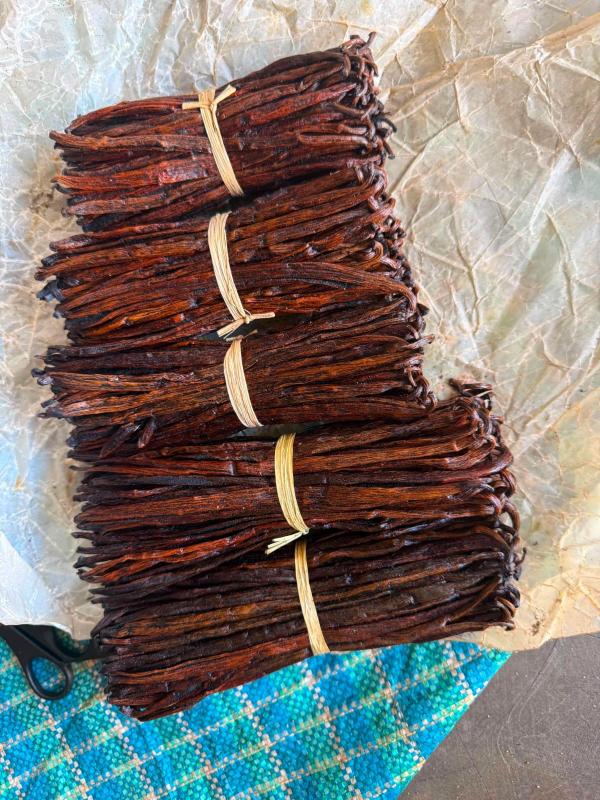  Vente Vanille De Madagascar - épices aromates  nous sommes producteur et exportateurs de vanille girofle et cannelle bas&eacute; madagascar. nous vendons tous types de vanille de grade 1 au grade 3 noire gourmet noire tk rouge cuts et nous avons aussi des graines et des poudres de vanille de grade 1 au grade 3. nous pouvons vous