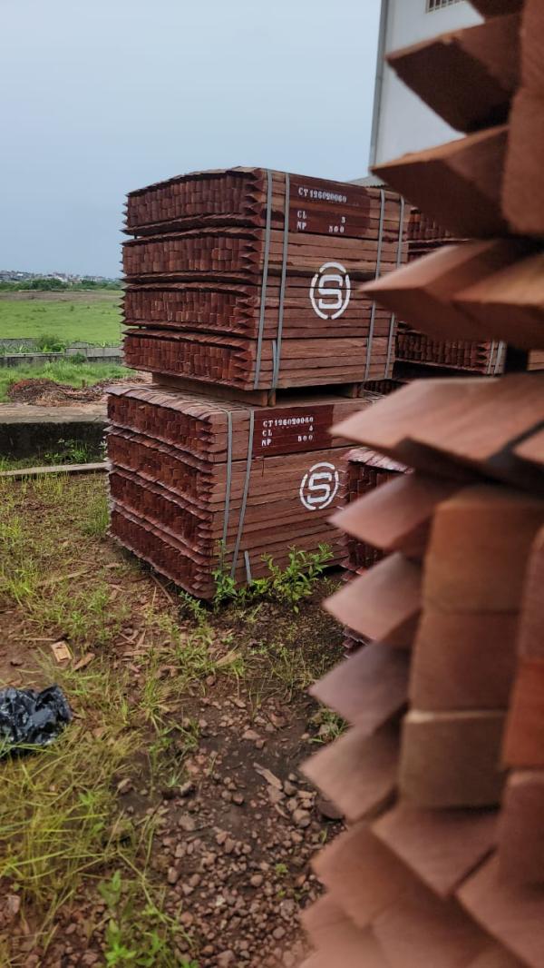  Azobé,iroko,padouk,tali - bois charbon fibre nous recherchons des clients importateurs n&eacute;gociants et utilisateurs de bois tropicaux pour des relations commerciales durables. nous pouvons fournir diff&eacute;rentes essences africaines telles que l'azob&eacute; l'iroko le tali le padouk le sapelli le movingui et le doussi&eacute; 
