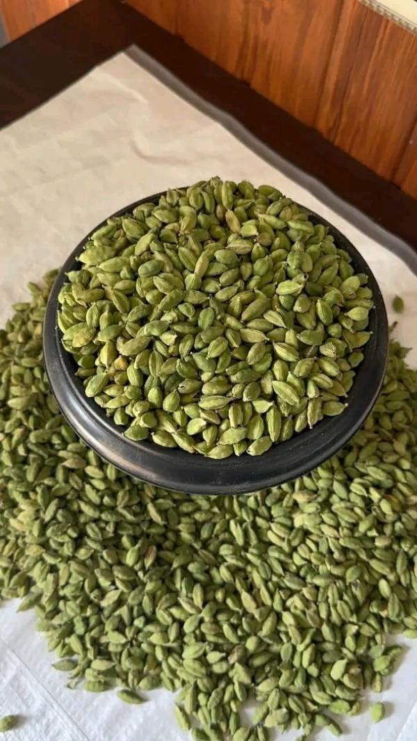  Cardamon - aromatic spices for sale premium quality cardamom available for export. fresh well selected and competitively priced. large quantities available. buyers and importers are welcome. 