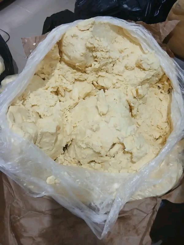 Beurre De Karité Bio Du Mali - hygiene entretien nous mettons en vente une grande quantit&eacute; du beurre de karit&eacute; bio 100 % naturel sans aucun additif produit par les femmes de notre coop&eacute;rative au mali notre beurre naturel est id&eacute;al pour les producteurs cosm&eacute;tiques ( cr&egrave;mes soins capillaires) baumes