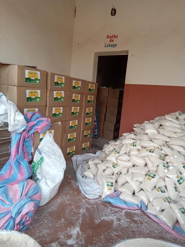  Manioc Et Ses Dérivés - fruits secs et graines grillées  nou sommes une soci&eacute;t&eacute; coop&eacute;rative bas&eacute;e au b&eacute;nin sp&eacute;cialis&eacute;e dans la production et transformation du manioc et ses d&eacute;riv&eacute;s. nous fournissons  la farine panifiable de manioc la farine de cossette de manioc l'amidon