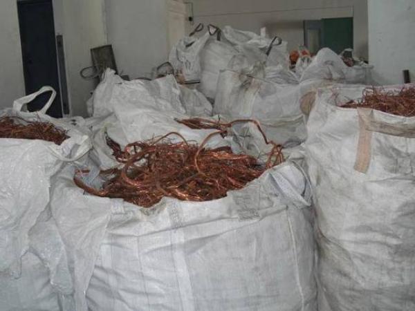  Vends 1500 Tonnes De Câbles De Cuivre - métaux vends 1500 tonnes de c&acirc;bles de cuivre d&eacute;nud&eacute; &agrave; la main. prix 3500  la tonne 
