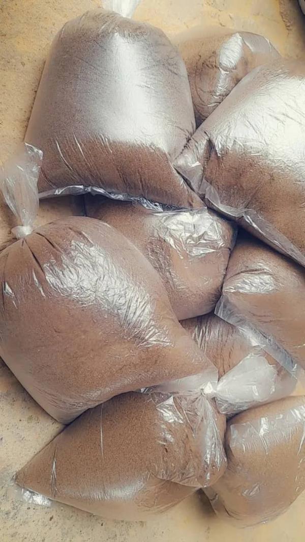  Poudre De Chébé Du Tchad - hygiene entretien nous disposons d'une grande quantit&eacute; de la qualit&eacute; id&eacute;al de poudre de ch&eacute;b&eacute; du tchad cette poudre est id&eacute;al pour stopper la chute des cheveux et favorise une excellente pousse des cheveux.