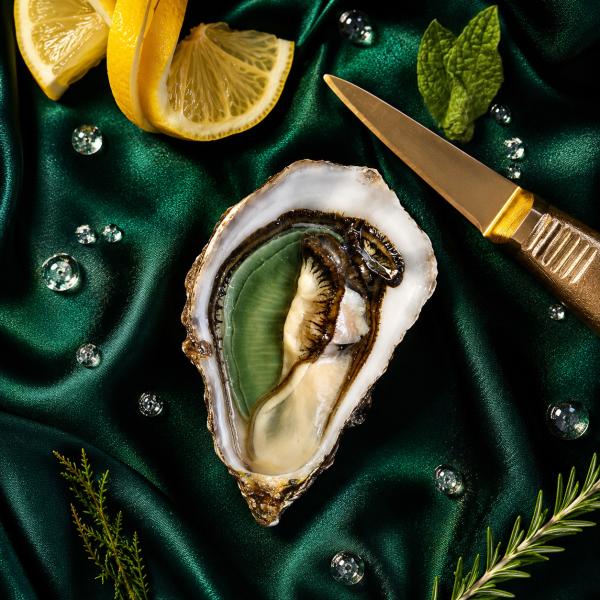  Huitres - coquillage crustacé hu&icirc;tres de marennes ol&eacute;ron producteur & affineur depuis 1885 depuis 1885 la maison gazeau perp&eacute;tue un savoir faire ostr&eacute;icole transmis de g&eacute;n&eacute;ration en g&eacute;n&eacute;ration au c&oelig;ur du bassin de marennes ol&eacute;ron. entreprise familiale de