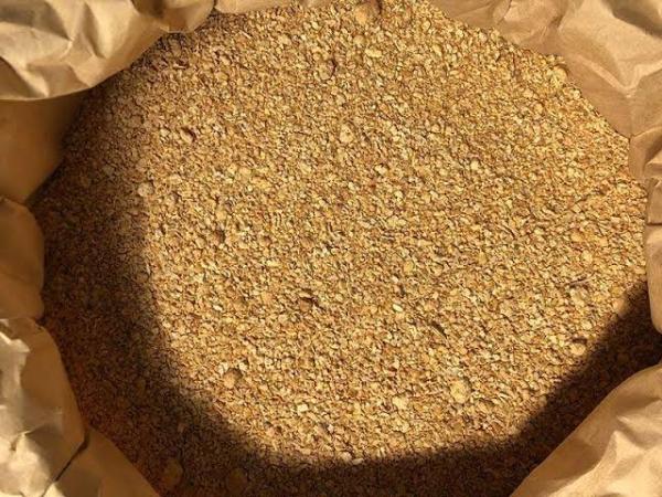  Tourteaux De Soja N48 - aliments pour animaux  nous sommes en capacit&eacute; de fournir et de vous livrer du tourteau de soja n48 provenant du benin en tr&egrave;s grande quantit&eacute; et &agrave; cout abordable pour l'alimentation de vos animaux. notre capacit&eacute; de collecte actuellement est d'environ 1500 tonnes et nous pouvo