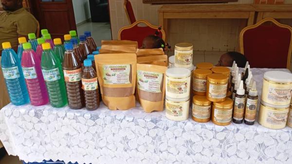  Beure De Cacao, Huile De Cacao, Poudre De Cac - café cacao thé nous vendons la pourdre de cacao tr&egrave;s pure du beurre de cacao tr&egrave;s bon pour la pousse rapide des cheveux et pour le corps. nous disposons &eacute;galement de l'huile de cacao pour les cheveux et du miel pure 