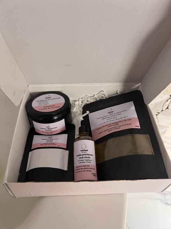  Fabrication Et Vente Des Produits Cosmétiques - hygiene entretien marque cosm&eacute;tique 100 %naturelle &agrave; base des herbes et des huiles pour un beaut&eacute; naturelle une gamme pour visage cheveux et corps huile anti chute extraite de 10 huiles vegetales formule marocaine gommage exfoliant hibiscus coconut et rose musqu&eacute;e masque en poudre 