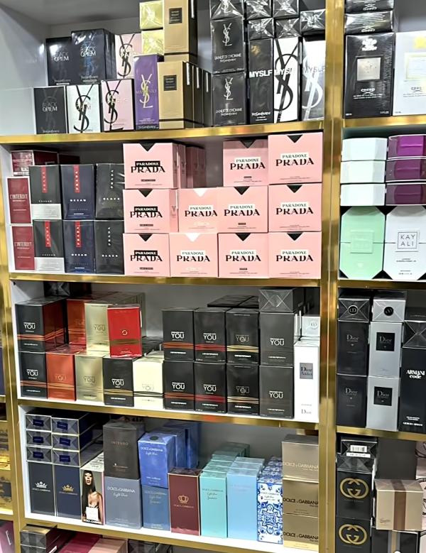  Cosmetic - hygiene entretien parfums hommes et femmes disponible plus de 250 r&eacute;f&eacute;rences &agrave; bon prix d&eacute;tail et gros livraison mondial relay et colissimo prix d&eacute;gressif selon quantit&eacute; 