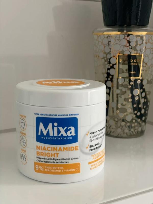  Produit Cosmétique - autres  je suis responsable boutique en ligne bas&eacute;e &agrave; conakry guin&eacute;e sp&eacute;cialis&eacute;e en mode et cosm&eacute;tiques pour femmes. je recherche des fournisseurs/grossistes en produits cosm&eacute;tiques (soins corps douche hydratants) de marques telles que vaseline 
