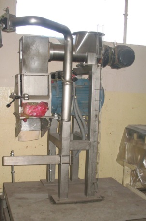  Broyeur Couteaux - matériels machines 1 broyeur &agrave; couteaux,  marque buhler,  ann&eacute;e 2000,  capacit&eacute; 1 t/h                                                                                                