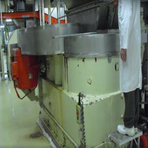  Conche Frisse - café cacao thé conche frisse--année - 1963--modèle 1160--2 hélices--capacité - 2, 5 t--machine encore en fonctionnement,  disponible en octobre 2012.----------