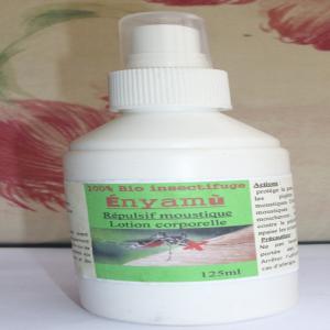  100% Bio Insectiguge Contre Moustique, Moucheron - huiles un produit 100% bio réalisé d' huiles essentielles et végétales,  tres protecteur,   adoucissant,  calmant des irritations de la peau contre antimoutiques et antimoucherons. 