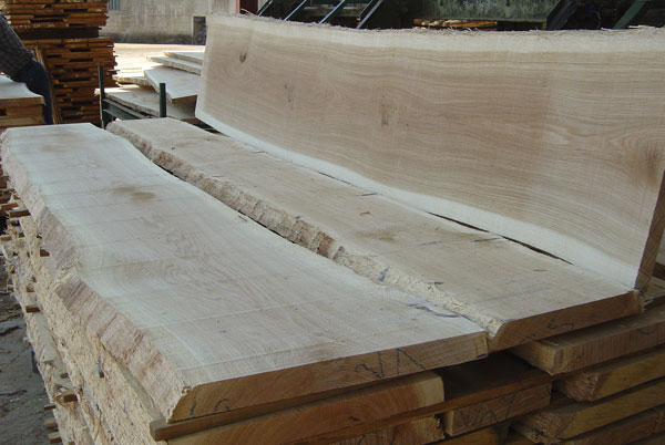  Plots Depareilles - bois charbon fibre nous proposons des sciages plots depareilles chene--choix q-b3  sec  a l air    (sous bâtiment)--épaisseur 27 mm--largeur 10  cm  et plus--longueur 2?50 m  et 2, 60 m----