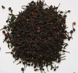  Poivre Sauvage De Madagascar: Epice Tres Rares - épices aromates originaire de madagascar,  le poivre sauvage ou voatsiperifery est un épice vif et très aromatique,  au parfum incomparable. très apprécié par les grands chefs du monde entier,  le poivre sauvage de madagascar est maintenant utilisé pour divers cuisines,  charcu