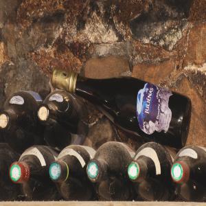  Destockage Beaujolais Villages - vins vends beaujolais villages en d&eacute;stockage --4500 bouteilles &agrave; 1  pi&egrave;ce--350 bibs 3l &agrave; 3  le bib --prix d&eacute;part cave--merci de nous contacter 