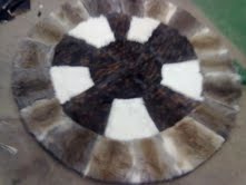  Peau De Lapin Tanne Et Tapis En Peau De Lapin - Industrie exploitation bonjour--nous en mesure de fournir des peaux de lapins tann&eacute;es,  couleurs naturels ou tint&eacute;s &agrave; la demande et aussi des tpis en peaux de lapins toutes dimentions , qauntit&eacute; illimit&eacute;e .