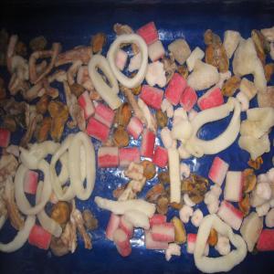  Cocktail Des Fruits De La Mer - poissons nous vous proposons le cocktail des fruits de la mer en sachet transparant, des composants comme tentacule de calmar,  calmar en anneau , bâtonnets de crabe,  crevette, coquilles saint-jacques, baudroie,  poulpe.vous décidez la proportion.veuillez me contacter, merci à vous.--
